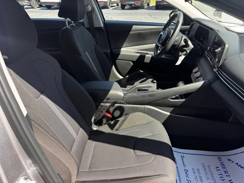 Used 2026 Fluid Metal Hyundai SE image 14