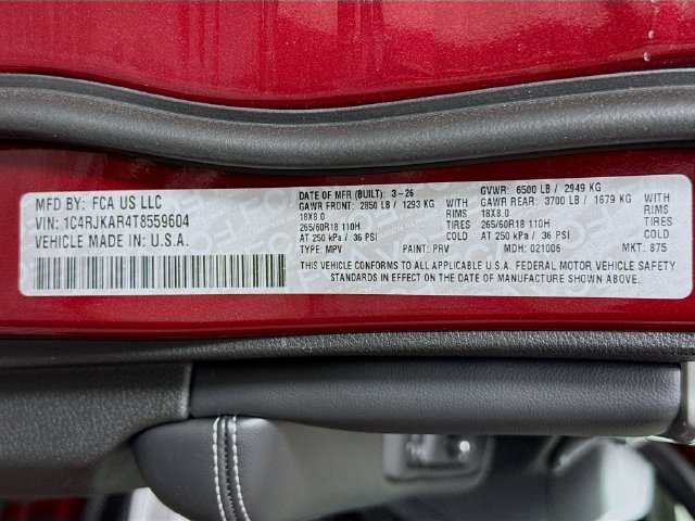 New 2026 Velvet Red Pearl-Coat Exterior Paint Jeep Altitude image 32