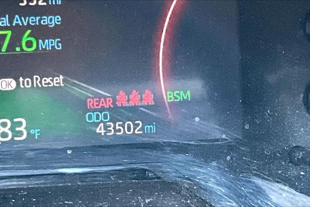 Used 2023 White Toyota XLE image 20
