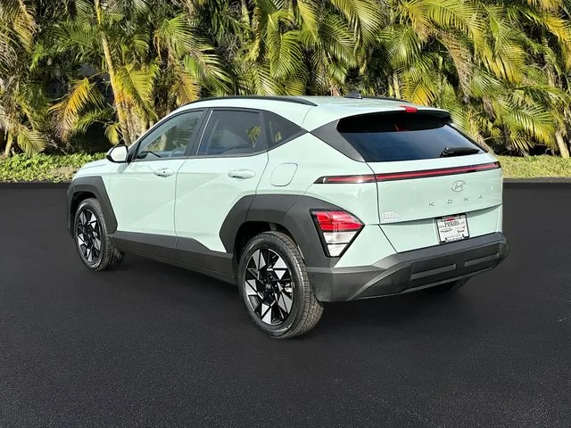 Used 2025 Green Hyundai SEL image 7
