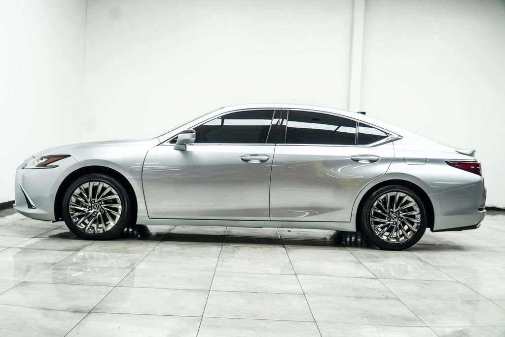 Used 2025 Silver Lexus 350 Ultra Luxury image 10
