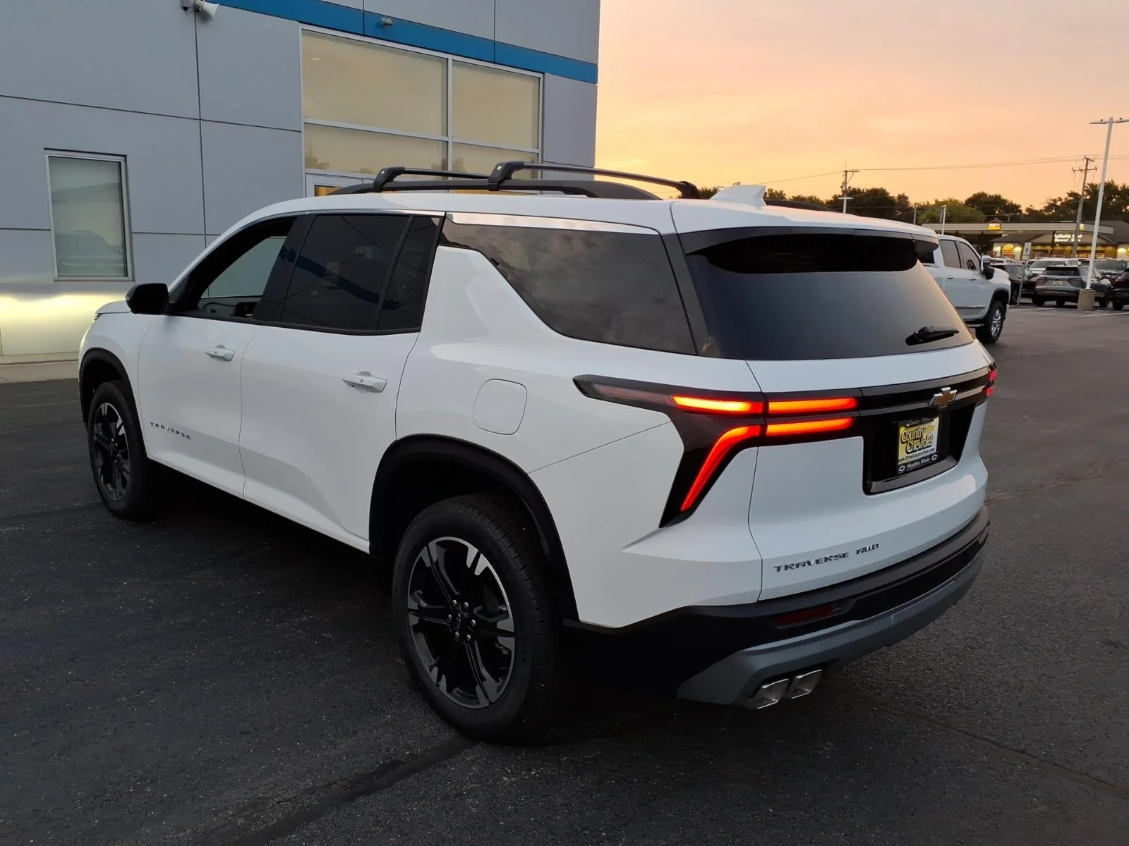 2027 Chevrolet Traverse LT - Photo 3