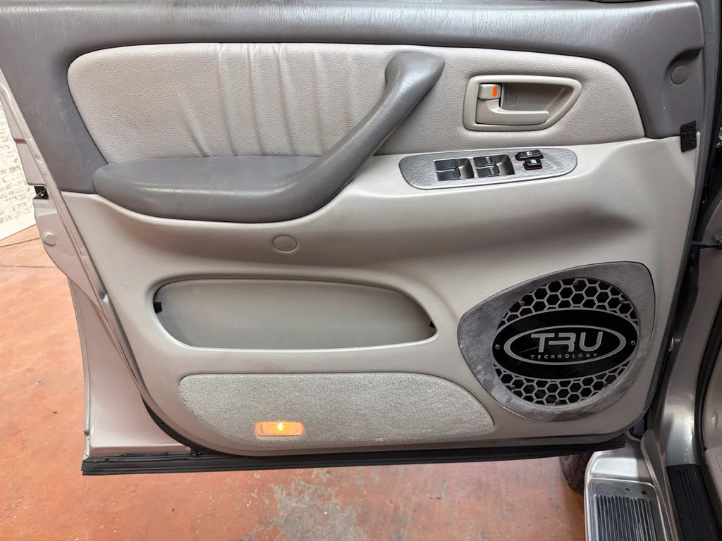 Used 2004 Silver Sky Metallic Toyota Limited image 38