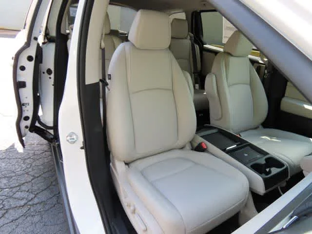 New 2026 Platinum White Pearl Honda EX-L image 17