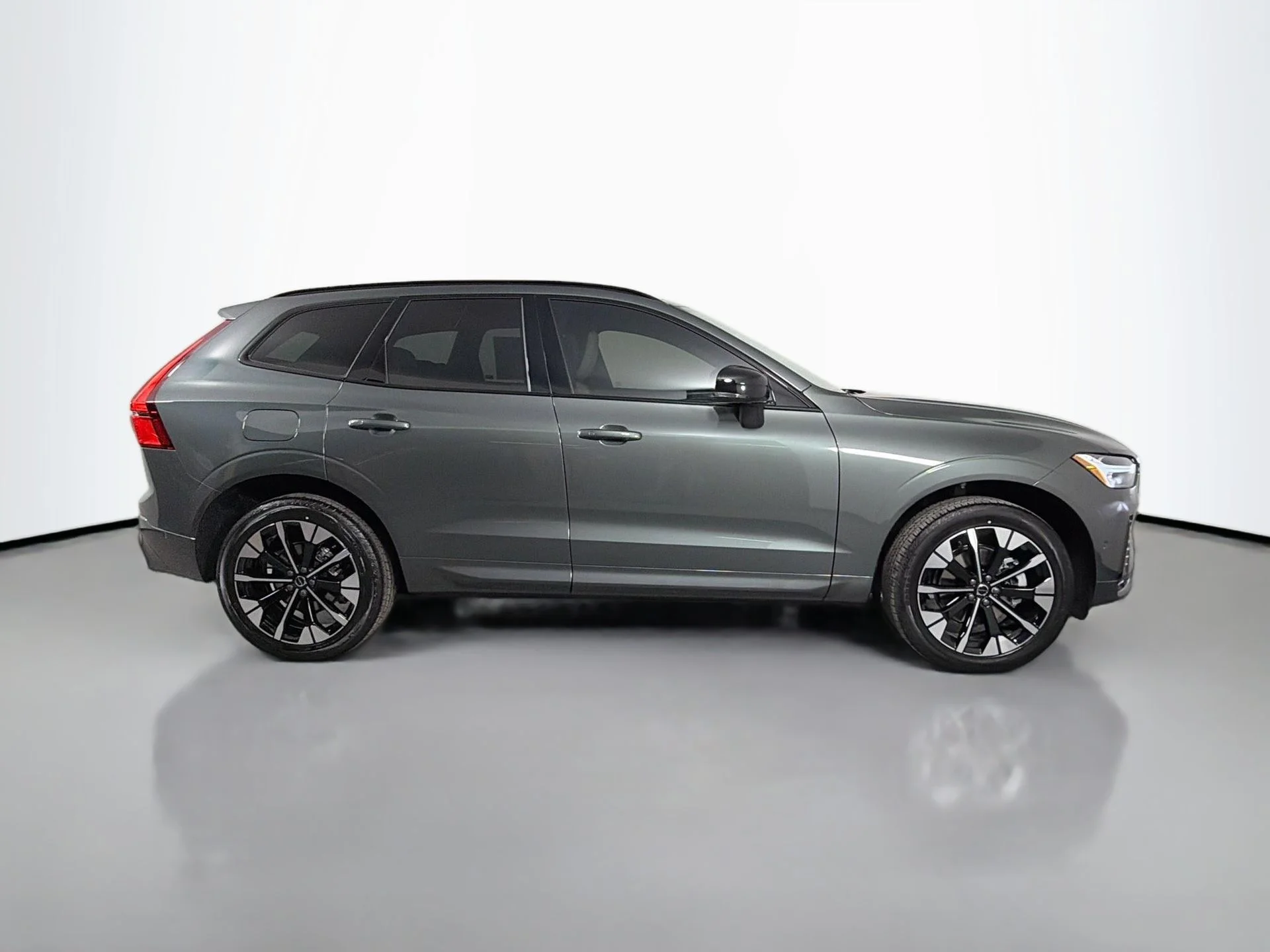 New 2026 Forest Lake Volvo Plus image 4