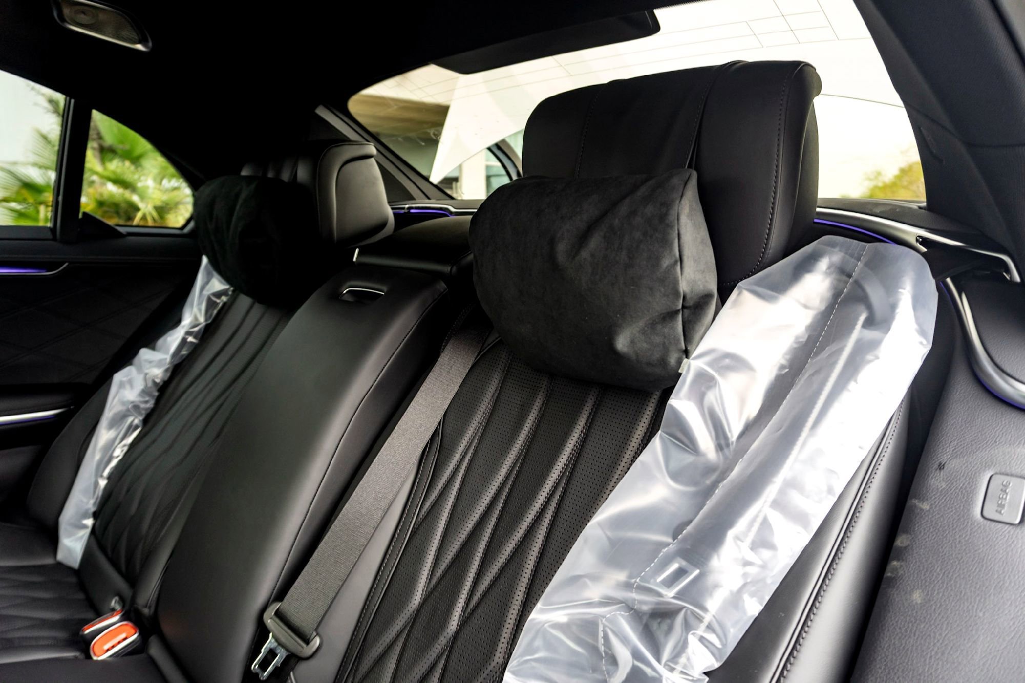 New 2026 MANUFAKTUR Moonlight White Metallic Mercedes-Benz AMG® S 63 E 4MATIC® Sedan image 19