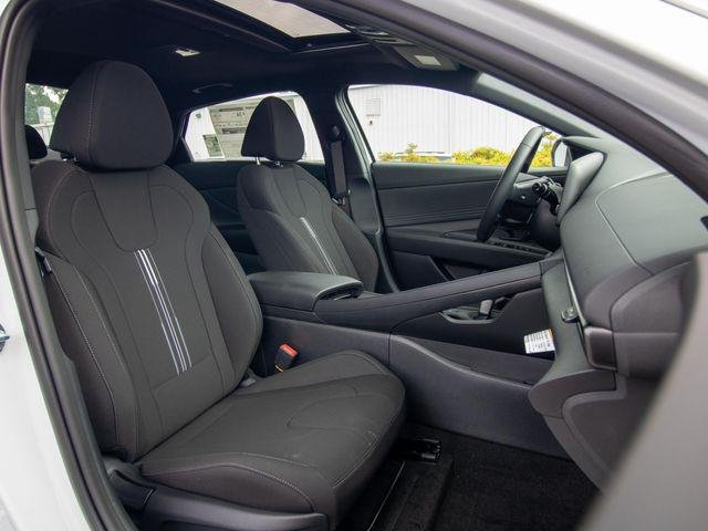 New 2026 White Hyundai SEL Sport Premium image 19