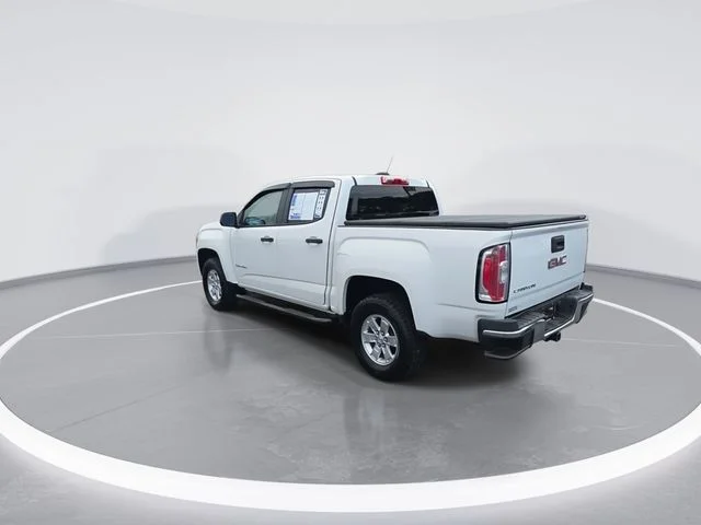 Used 2017 White GMC Base image 6