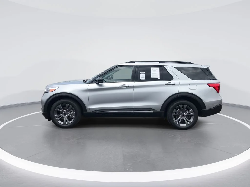 Used 2023 Silver Ford XLT image 5