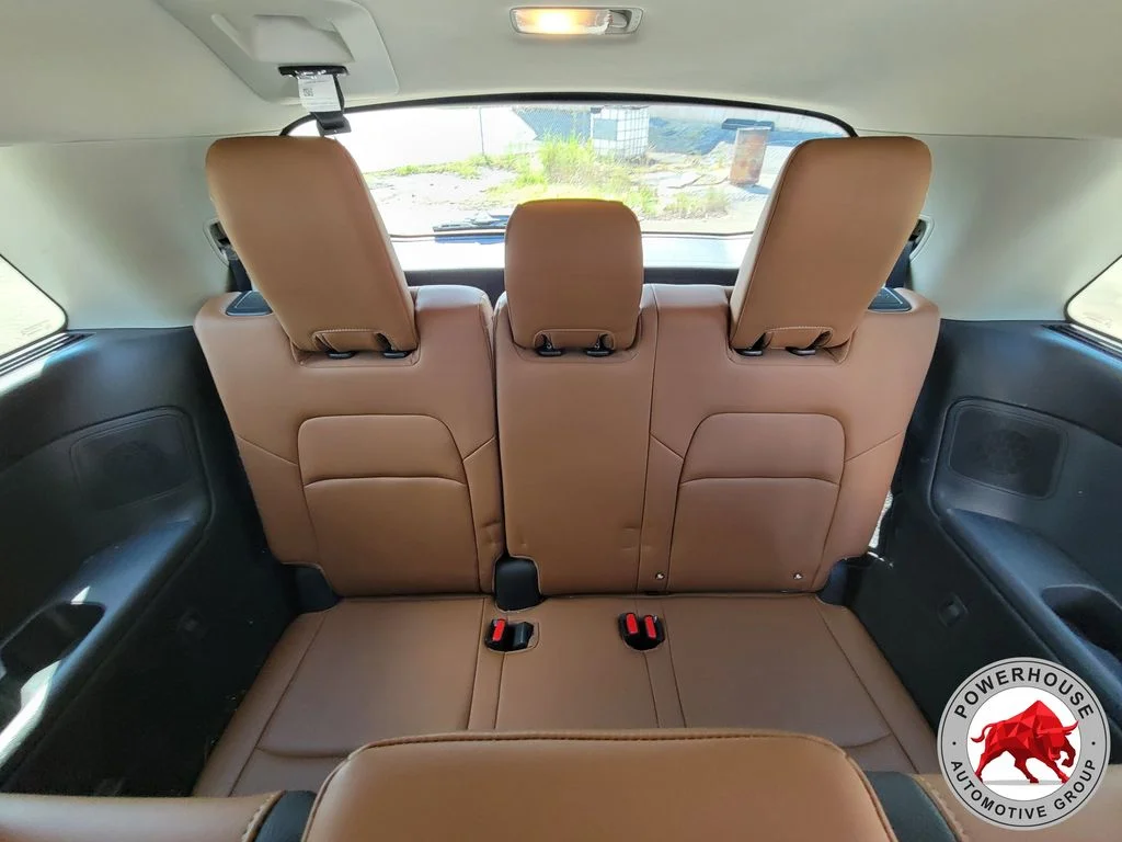 Used 2025 White Nissan Platinum image 18