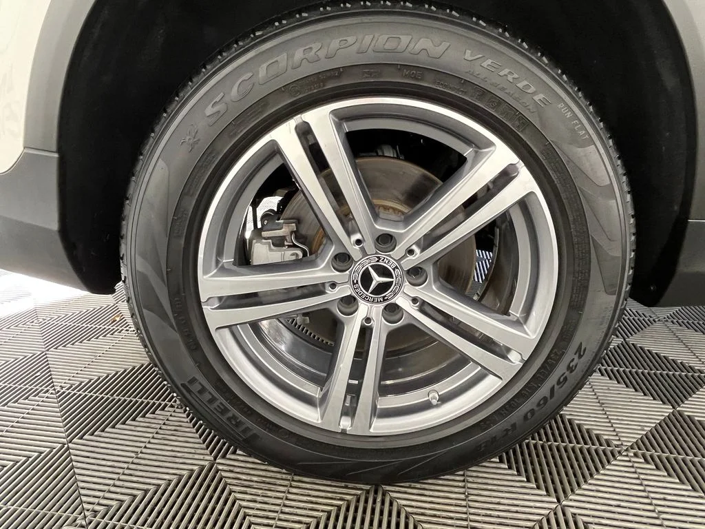 Used 2022  Mercedes-Benz GLC 300 image 14