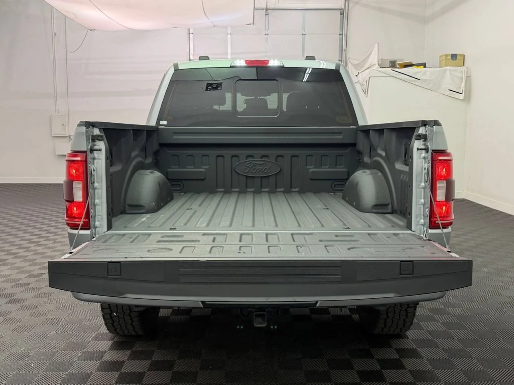 Used 2023 Iconic Silver Metallic Ford XLT image 21