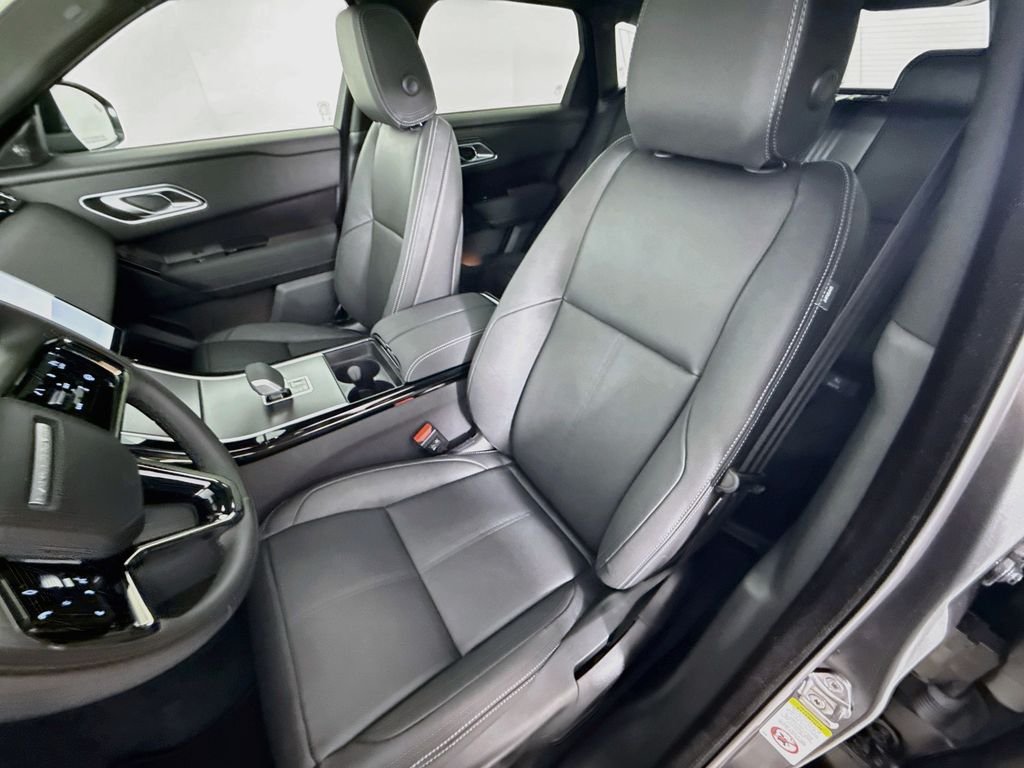 New 2026 Carpathian Grey Land Rover  image 5