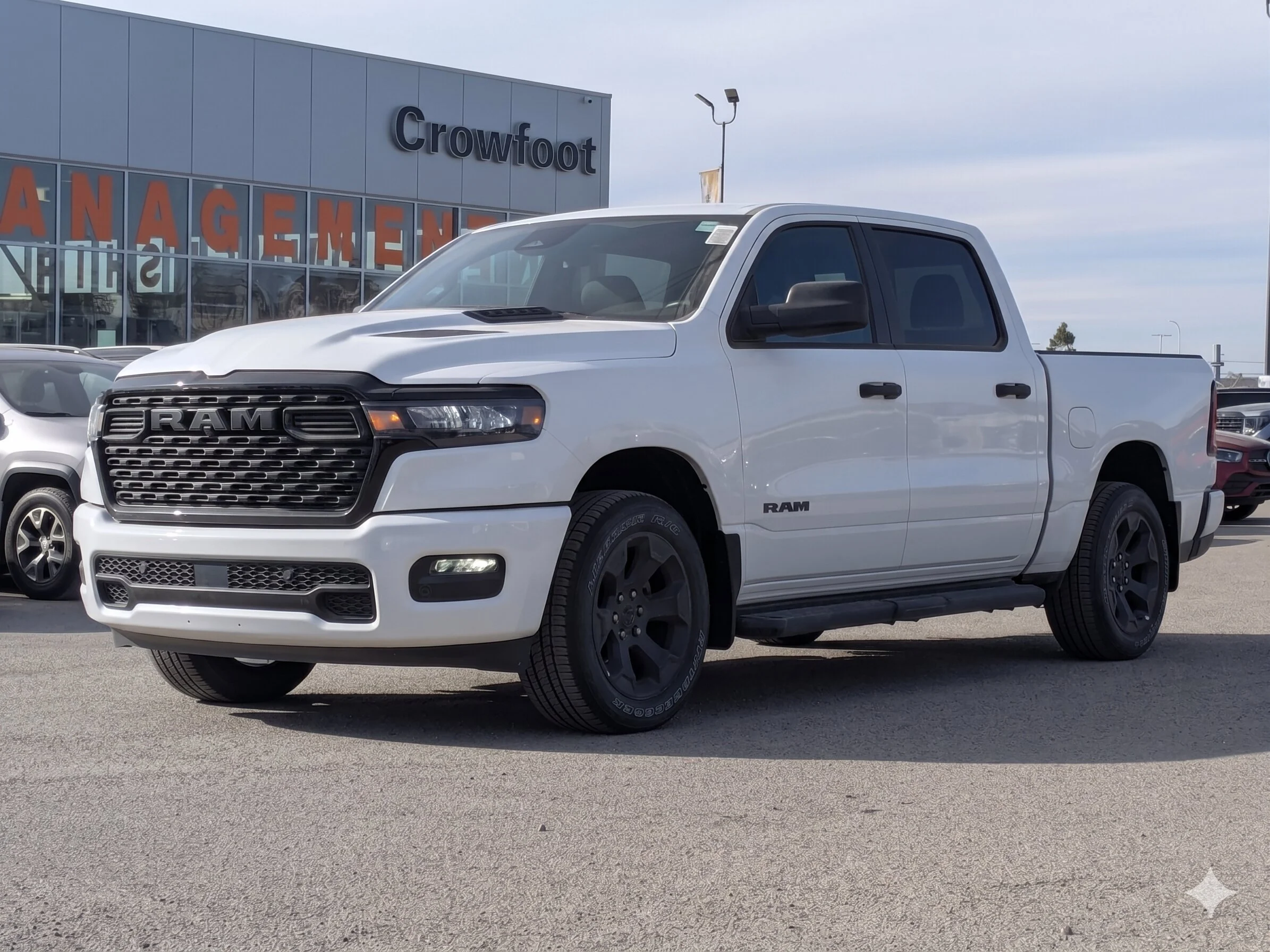New 2026 White RAM Express - 3.6L Pentastar VVT V6 engine with eTorque - BLACK EXPRESS EDITION image 4