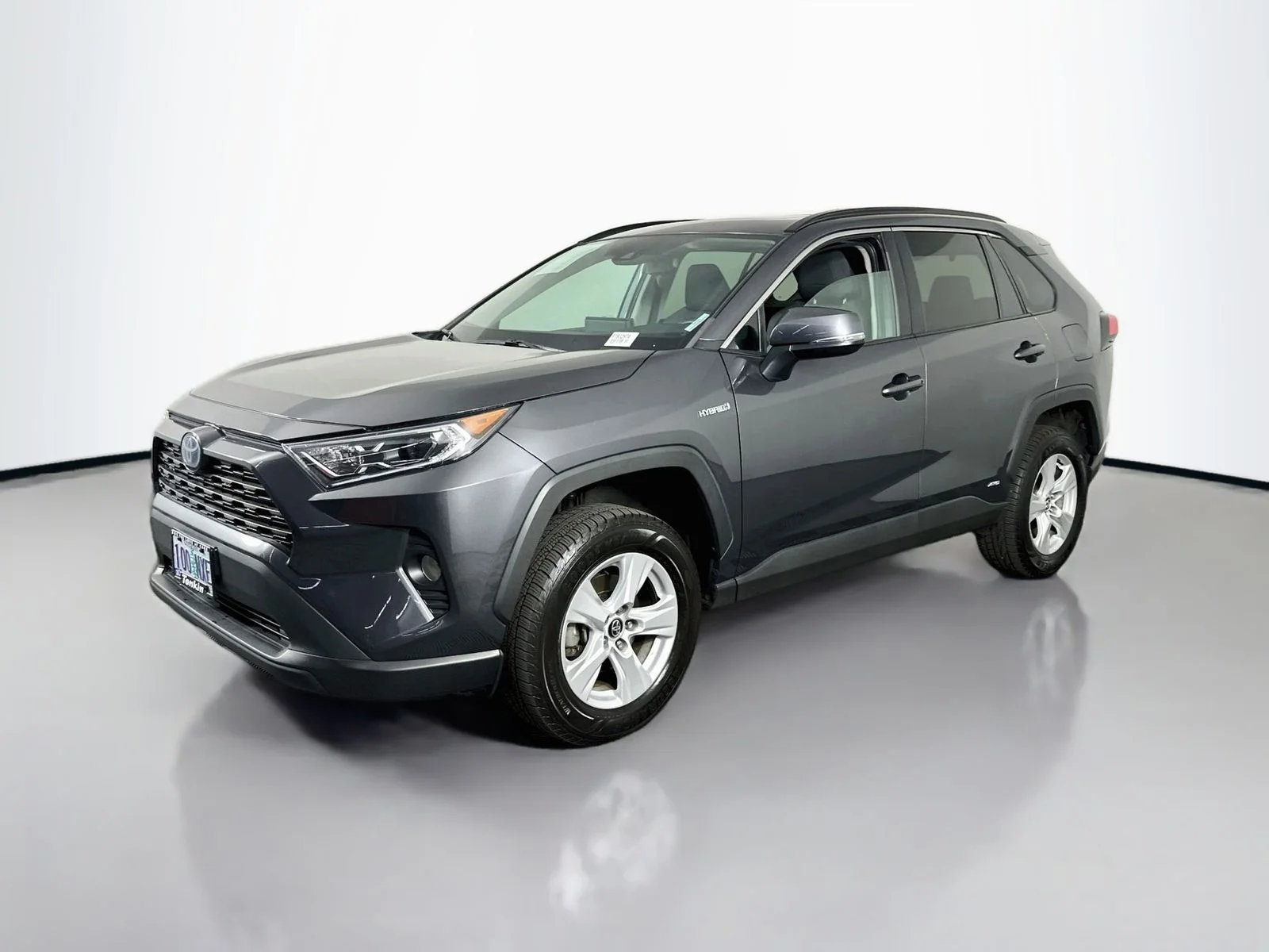 Used 2020 Magnetic Gray Metallic Toyota XLE image 3