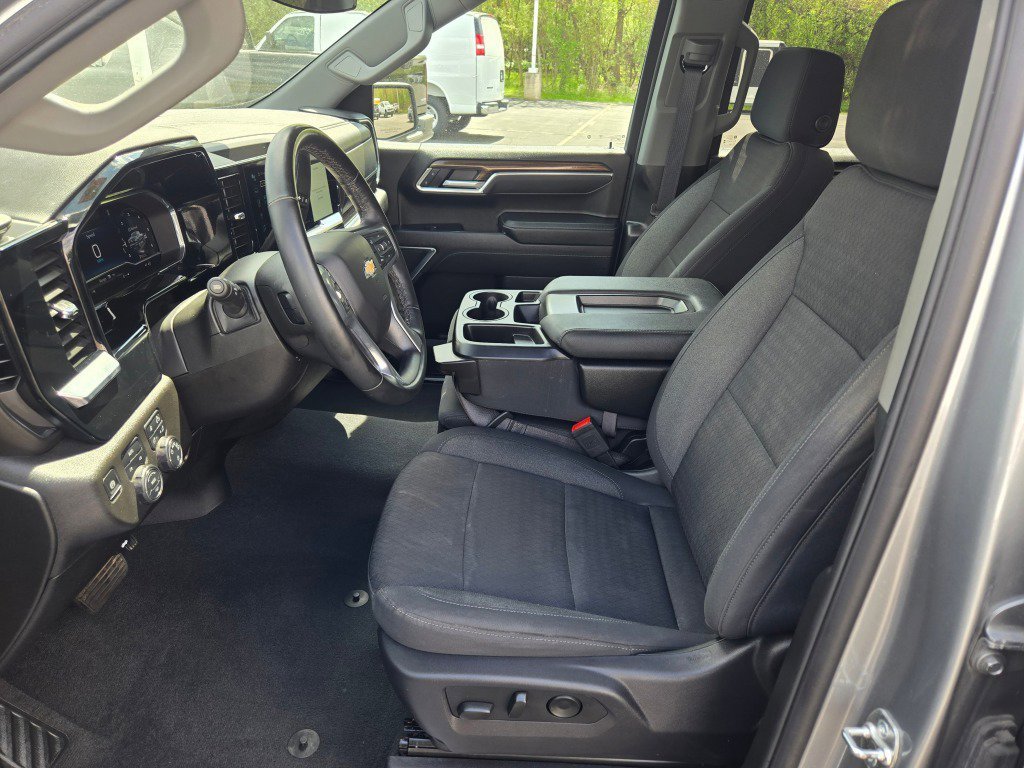 2025 Chevrolet Silverado 1500 LT - Photo 23