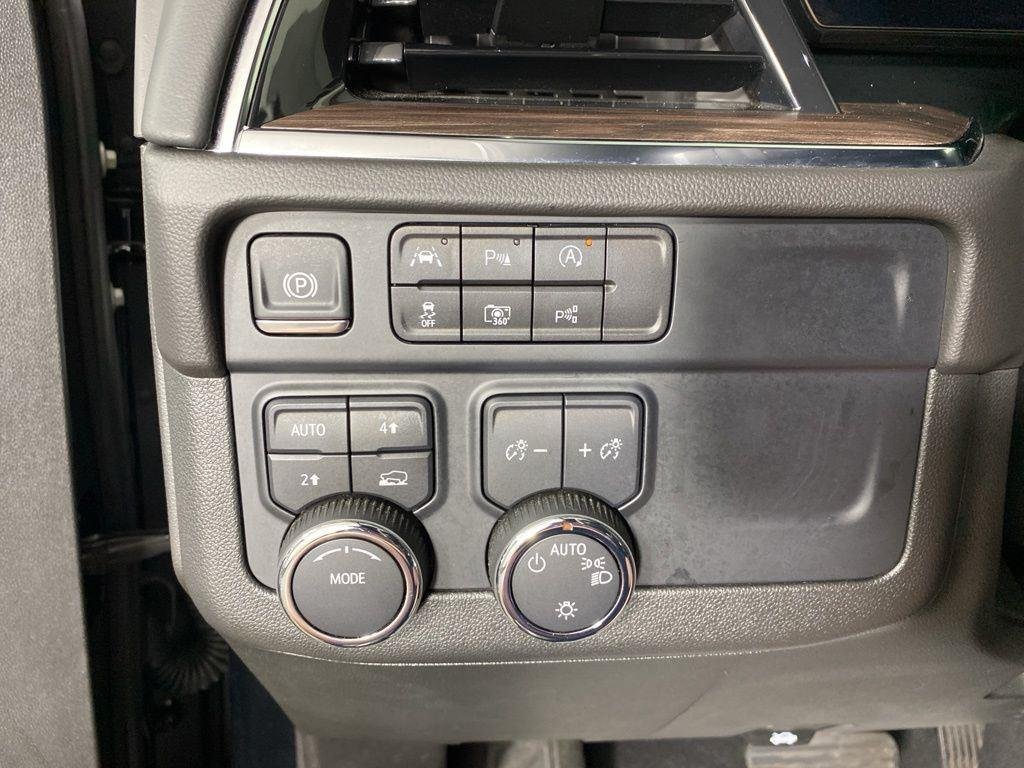 Used 2025 Black Chevrolet LT image 29