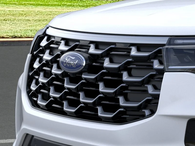 New 2026 Star White Metallic Tri-Coat Ford Platinum® image 17