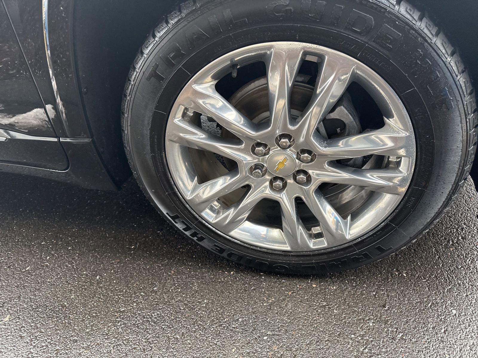 Used 2019 Mosaic Black Metallic Chevrolet High Country image 12
