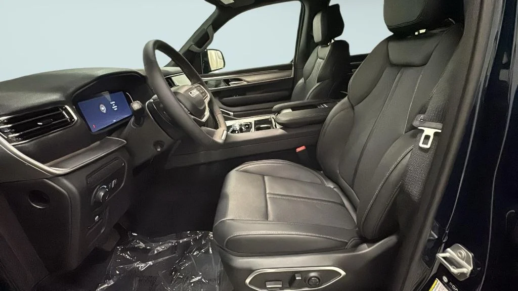 New 2026 Fathom Blue Pearl-Coat Exterior Paint (Late Availability) Jeep Limited Altitude image 6