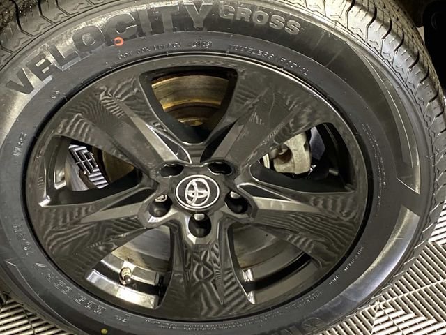 Used 2019 Gray Toyota XLE image 29