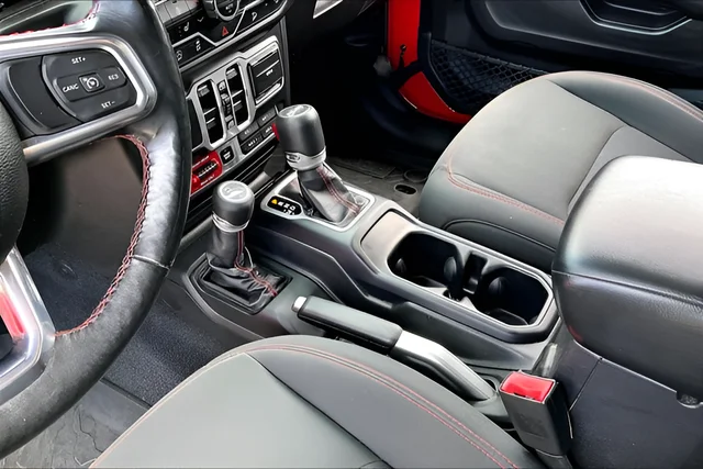 Used 2018 Red Jeep Unlimited Rubicon image 15