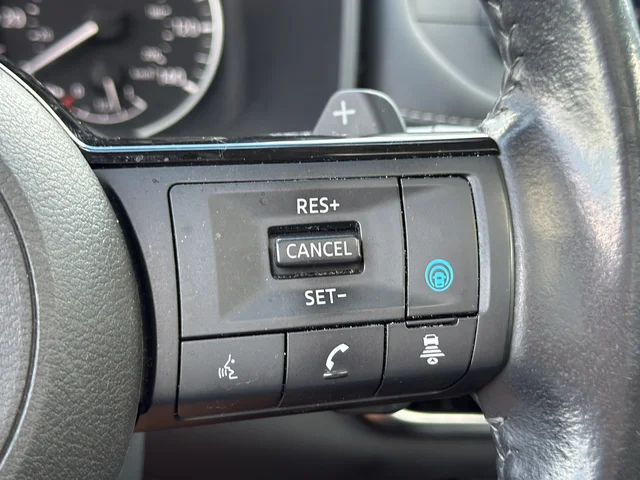Used 2022 Blue Nissan SV image 19