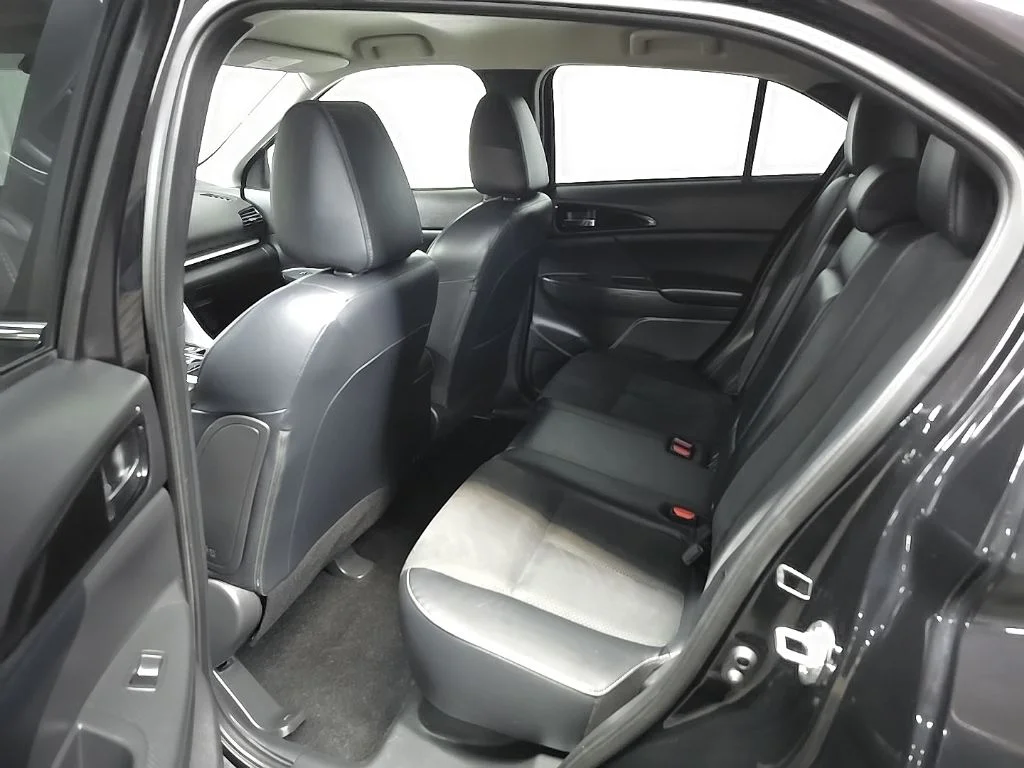 Used 2025 Black Mitsubishi SE image 33