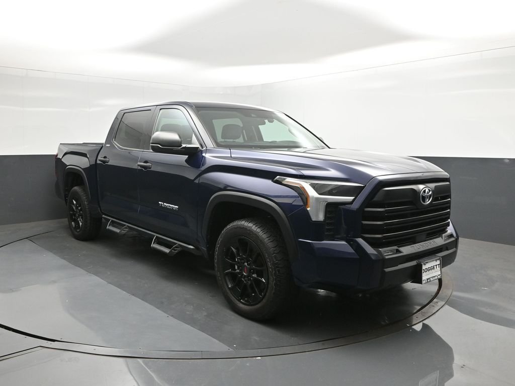Used 2023  Toyota SR5 image 17