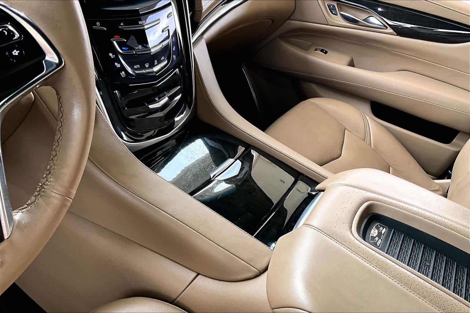 Used 2020 Crystal White Tricoat Cadillac Platinum image 14