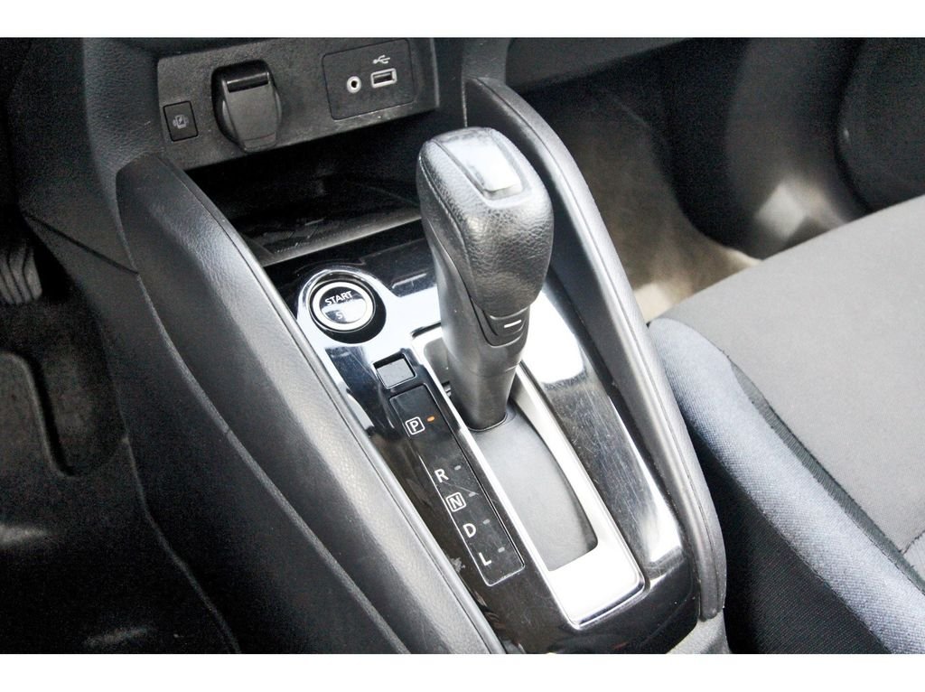 Used 2024 White Nissan 1.6 SV image 28