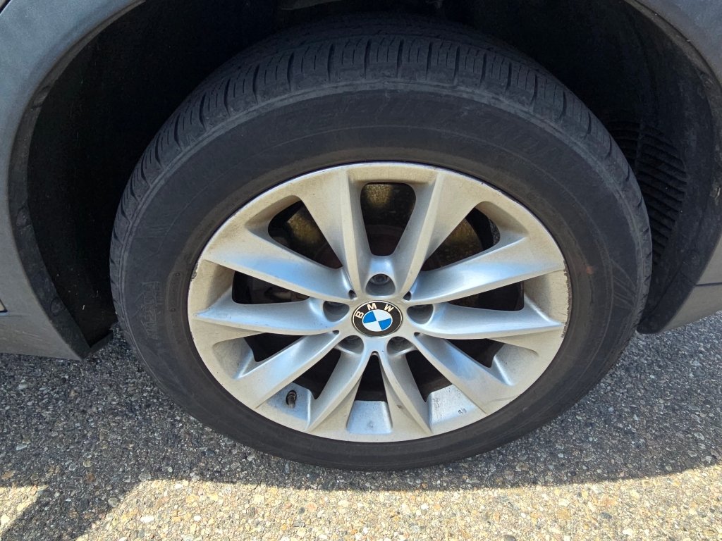 Used 2017 Space Gray Metallic BMW xDrive28i image 9