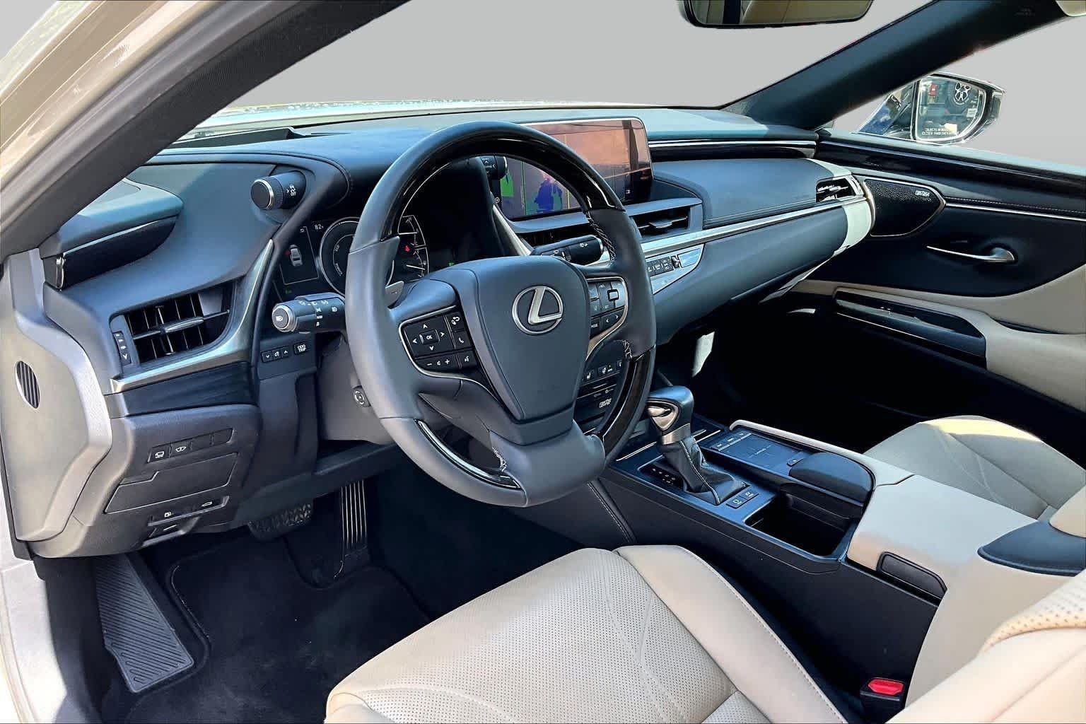 Used 2021 Moonbeam Beige Metallic Lexus Ultra Luxury image 18