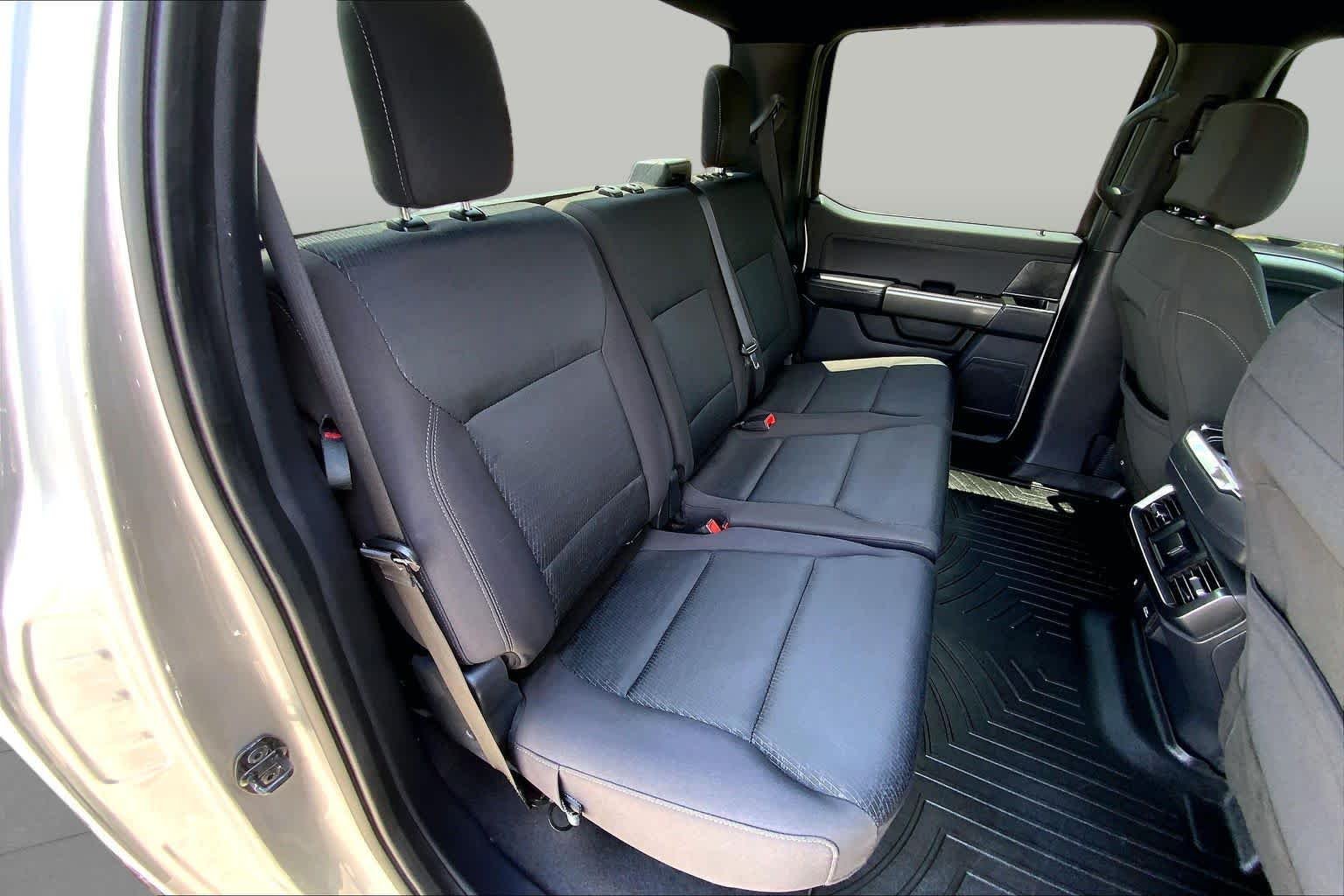 Used 2023 Iconic Silver Ford XLT image 20
