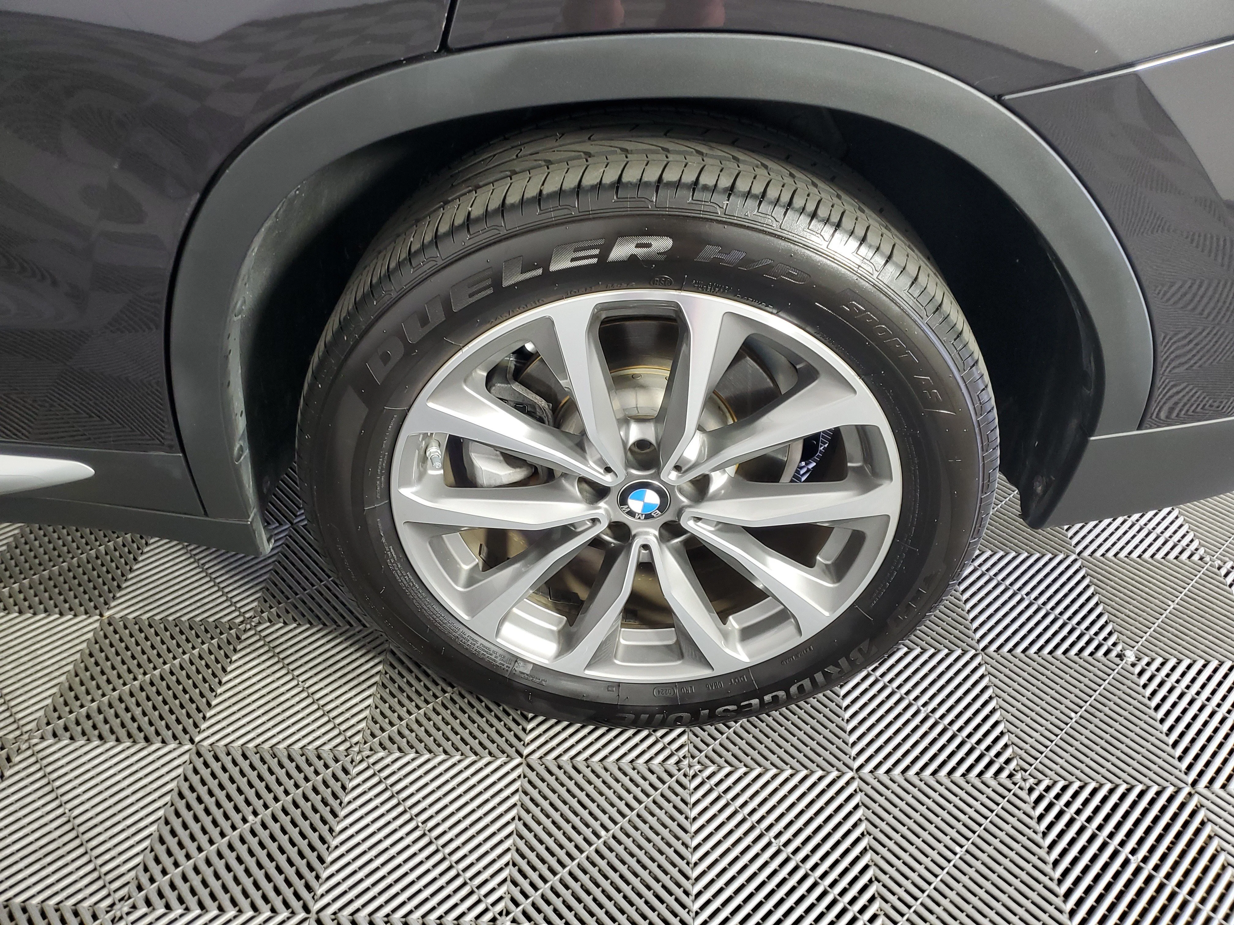 Used 2019 Dark Graphite Metallic BMW sDrive30i image 32