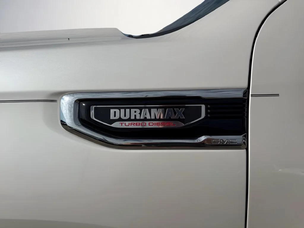 Used 2022 WHITE FROST TRICOAT GMC Denali image 36