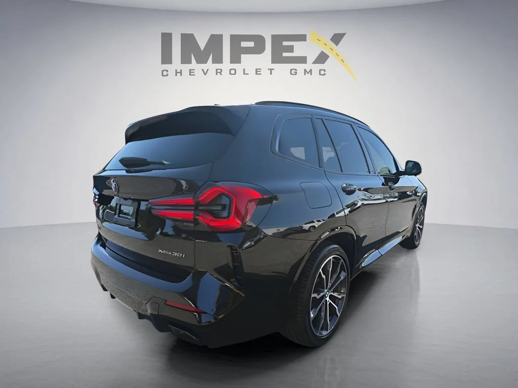 Used 2023  BMW xDrive30i image 5