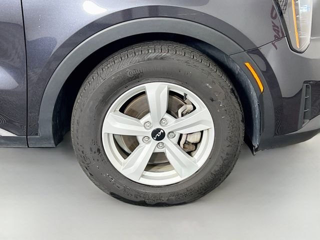Used 2025  Kia LX image 36
