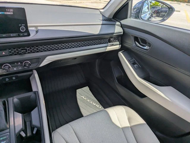 2025 Honda Accord LX - Photo 17