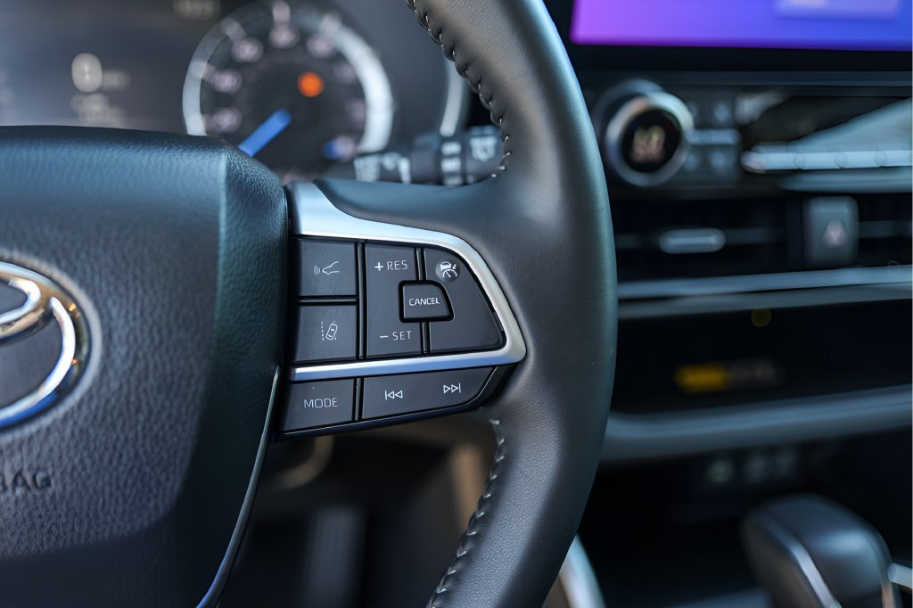 2026 Toyota Highlander XLE - Photo 15