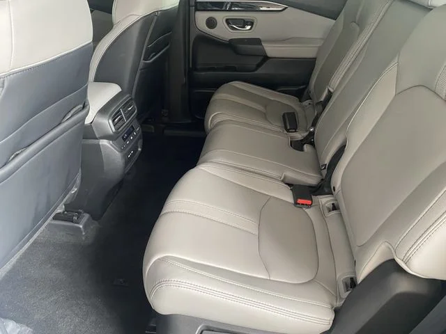 2025 Honda Pilot EX-L - Photo 18