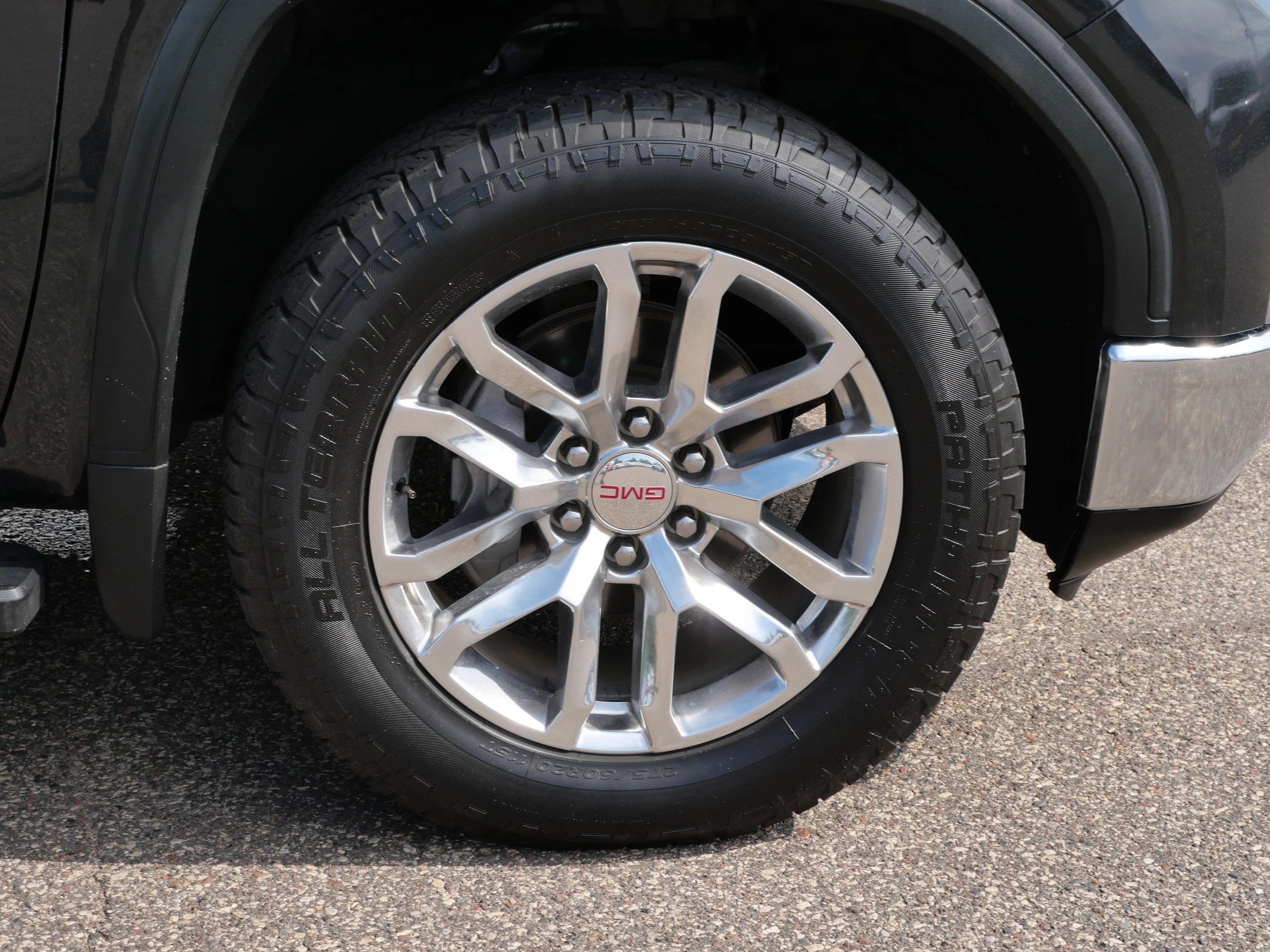 Certified Used 2020 Carbon Black Metallic GMC SLT image 15