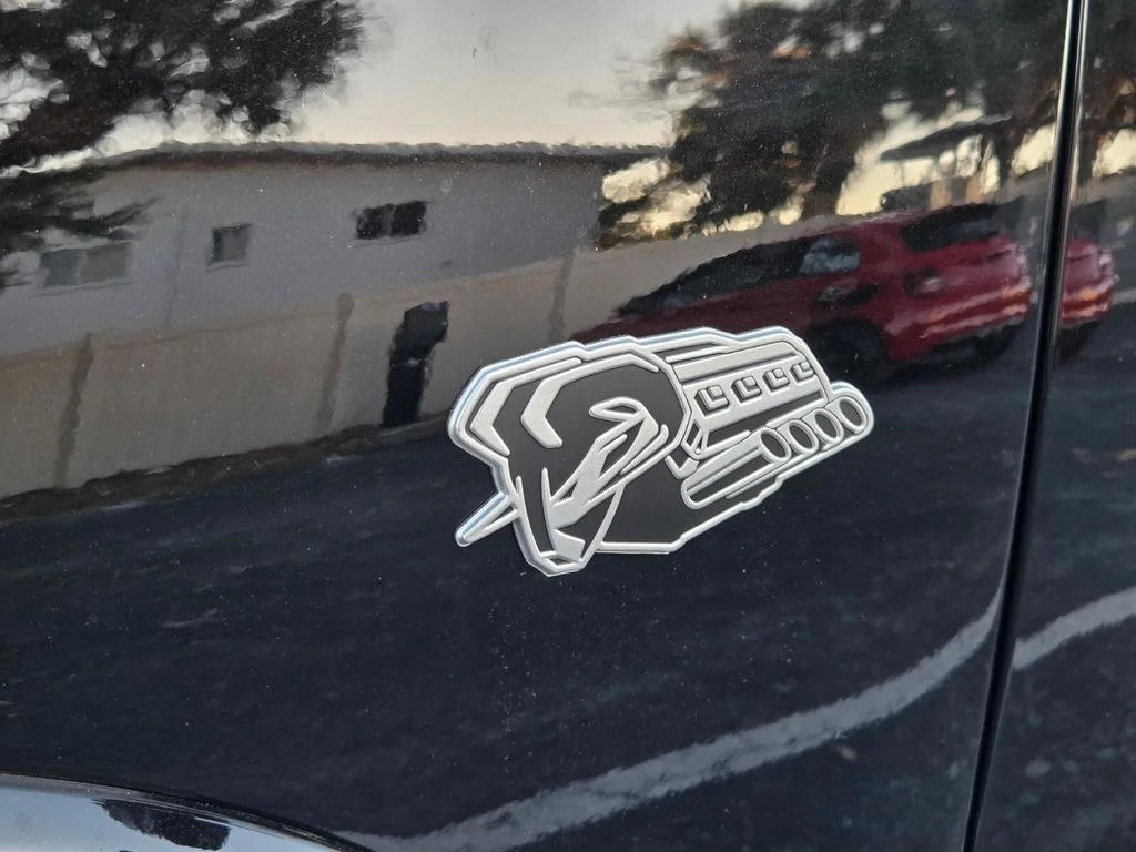 New 2026 Diamond Black Crystal Pearl-Coat Exterior Paint RAM Big Horn/Lone Star image 12