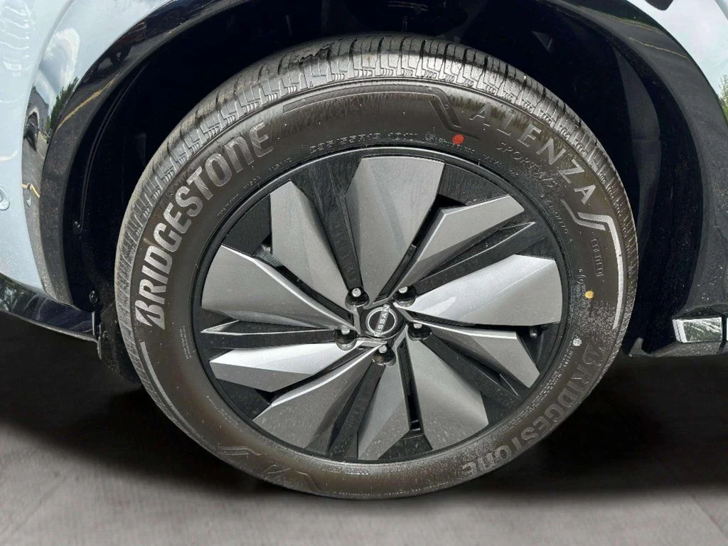 2025 Nissan ARIYA Platinum+ - Photo 12