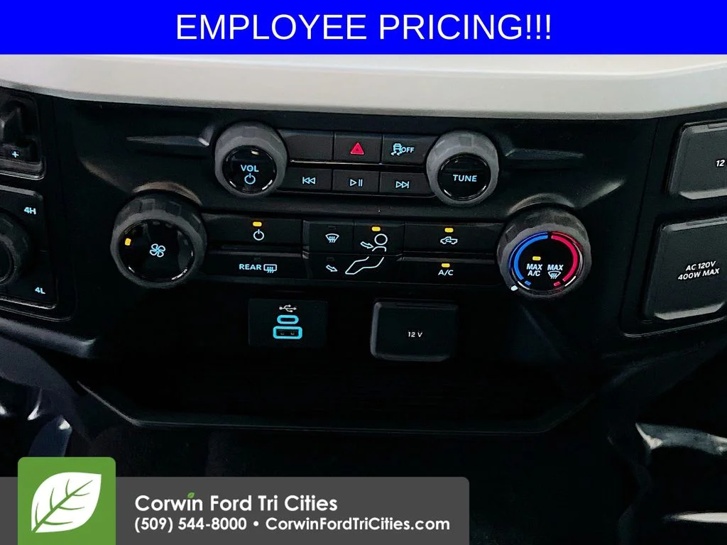 New 2026 Blue Ford XLT image 9