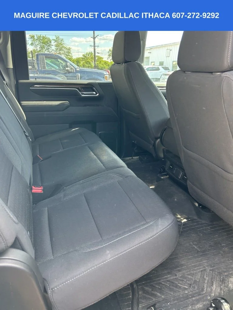 Used 2025 White Chevrolet LT image 8