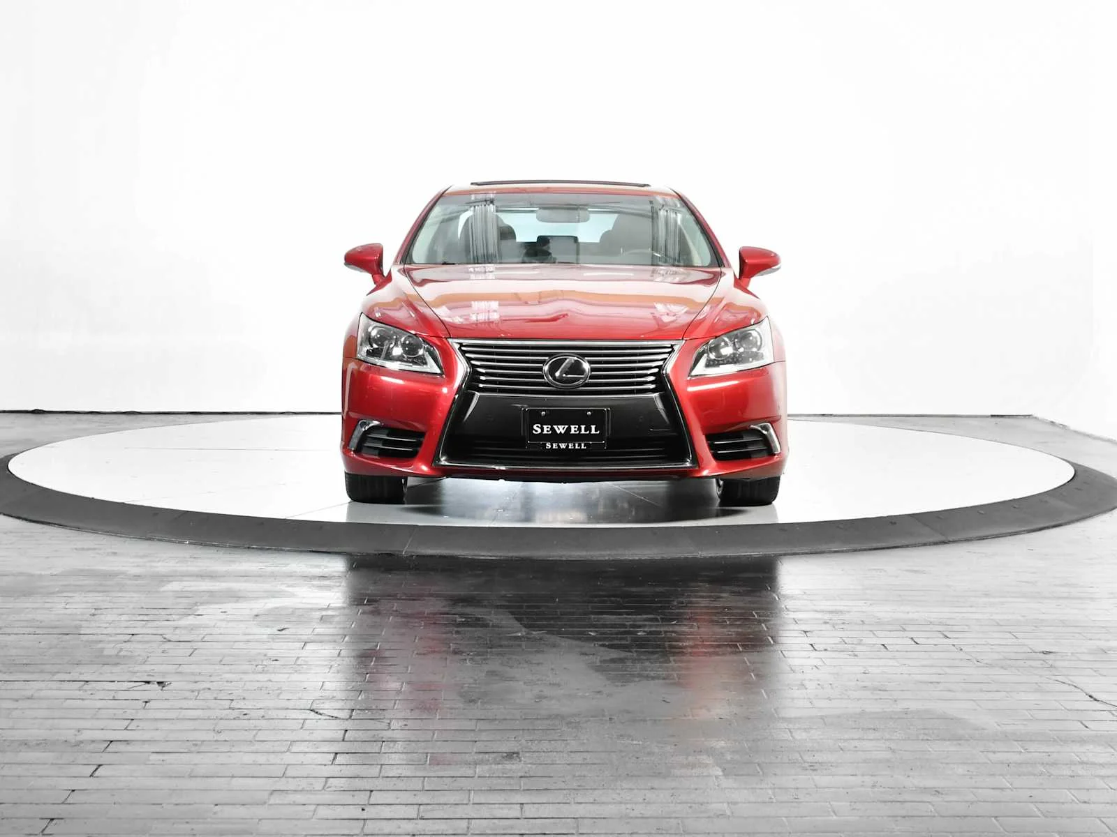 Used 2014 Matador Red Mica Lexus  image 10