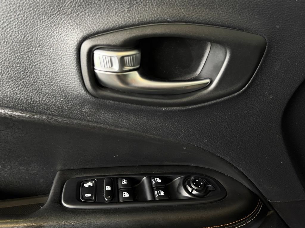 Used 2018 White Jeep Sport image 24