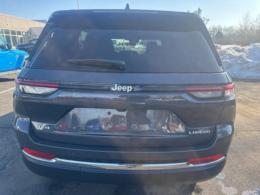 New 2026 Baltic Gray Metallic Clearcoat Jeep Laredo X image 5