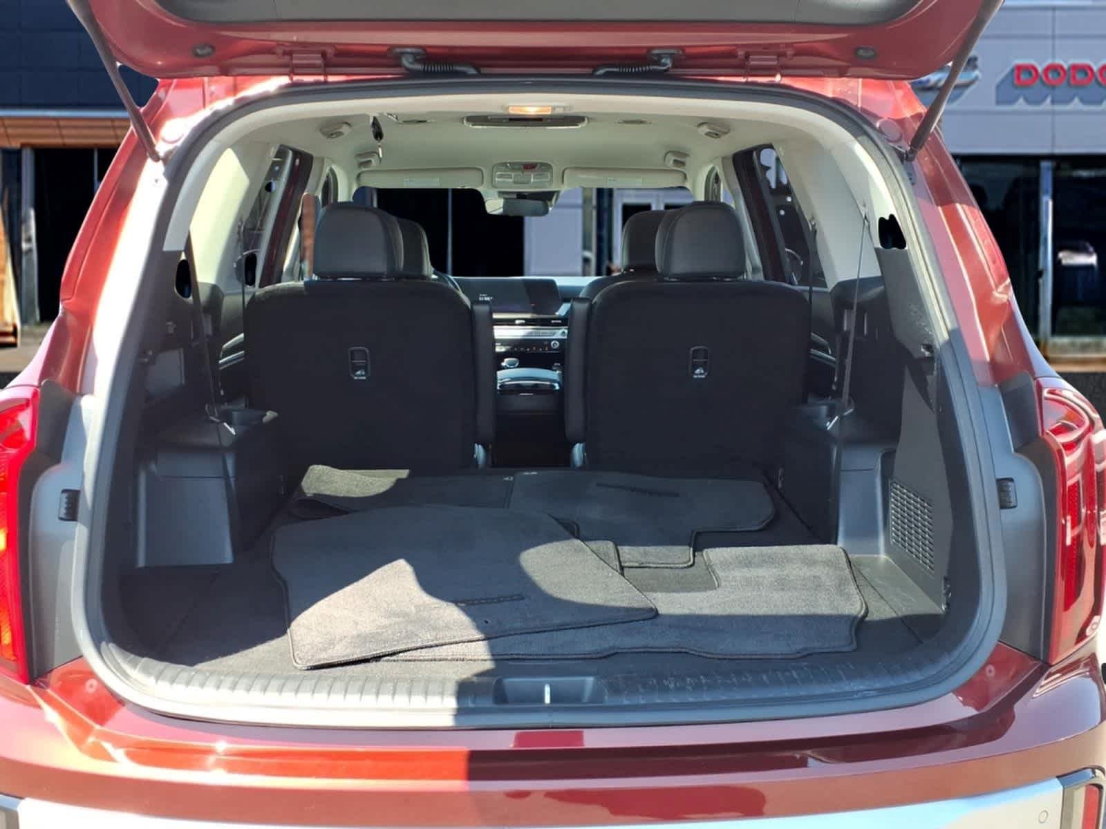 Used 2023 Dawning Red Kia S image 6